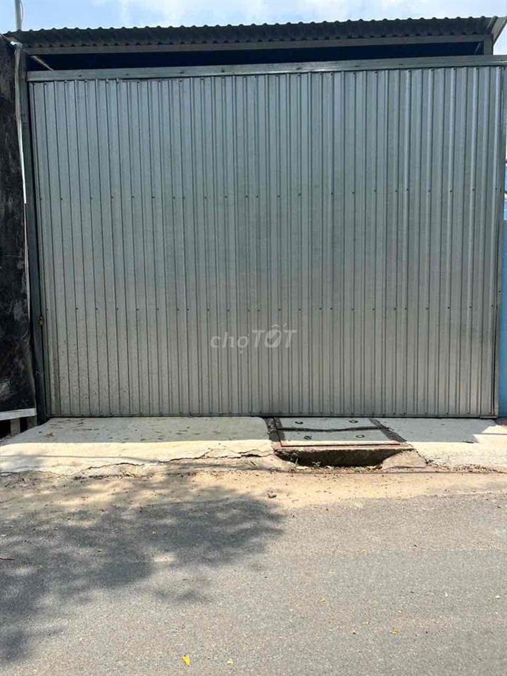 Cho thuê kho TDT. 220m2—Trần cao trống suốt Thông thoáng