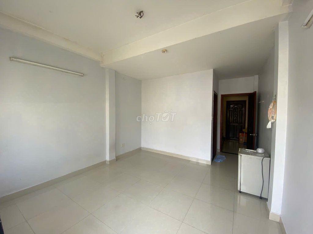 Cần cho thuê phòng hẻm đối diện ĐH Bách Khoa