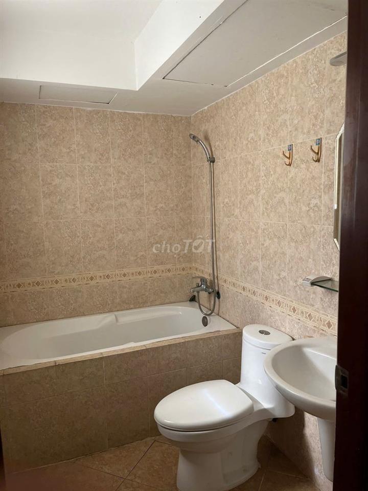 CHO THUÊ CĂN HỘ TẠI HÙNG VƯƠNG PLAZA 120M2 3PN GIÁ 22TR