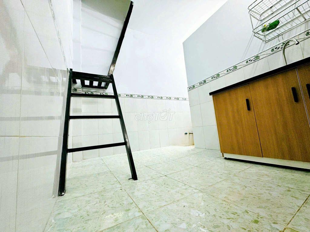 Phòng lầu suốt, ban công, Gò xoài
