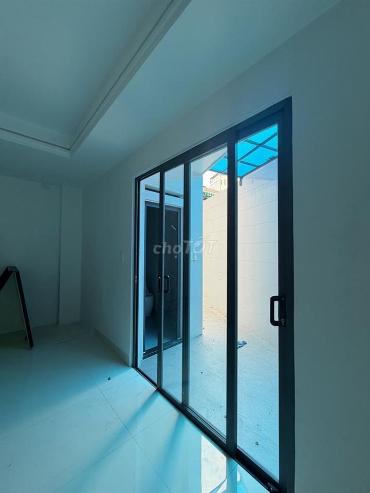 CHO THUÊ TOÀN BỘ TẦNG TRỆT CỦA TOÀ NHÀ