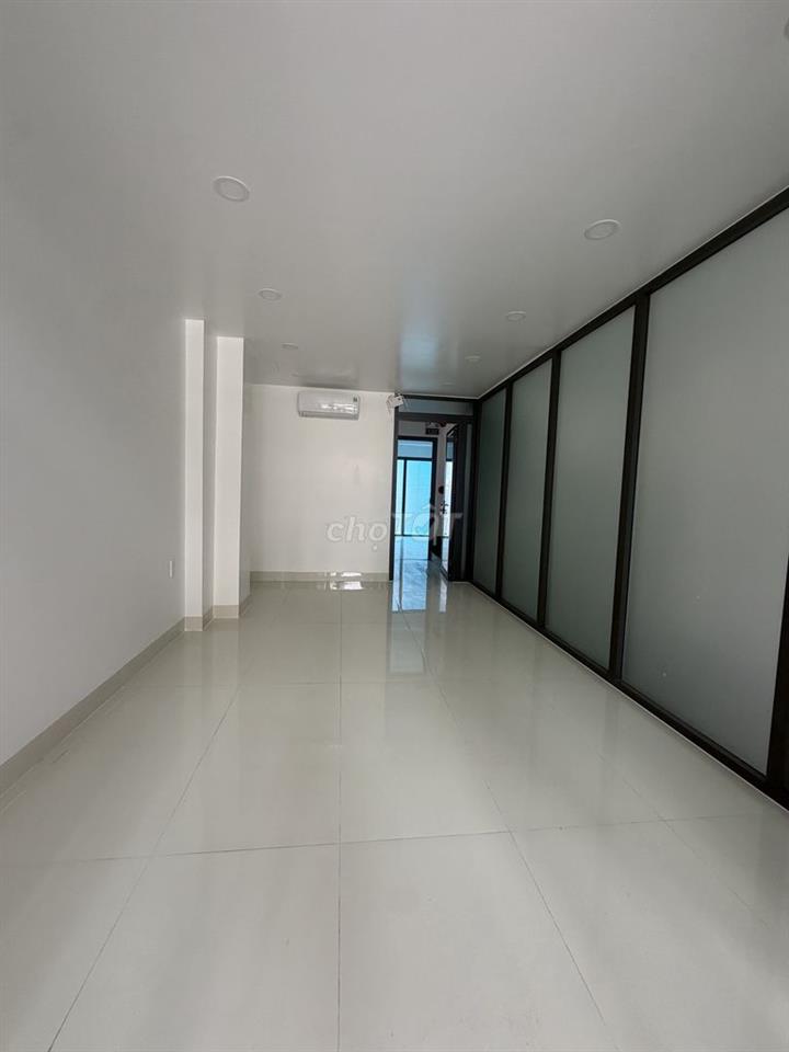 CHO THUÊ TOÀN BỘ TẦNG TRỆT CỦA TOÀ NHÀ