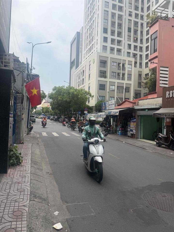 Nguyên Căn Mặt Tiền Nguyễn Trọng Tuyển Ngay Học viện Hàng Không
