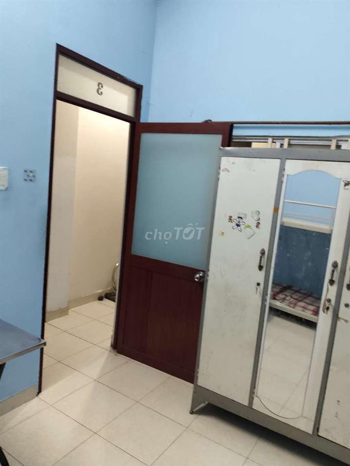 Tìm nữ thuê phòng trọ