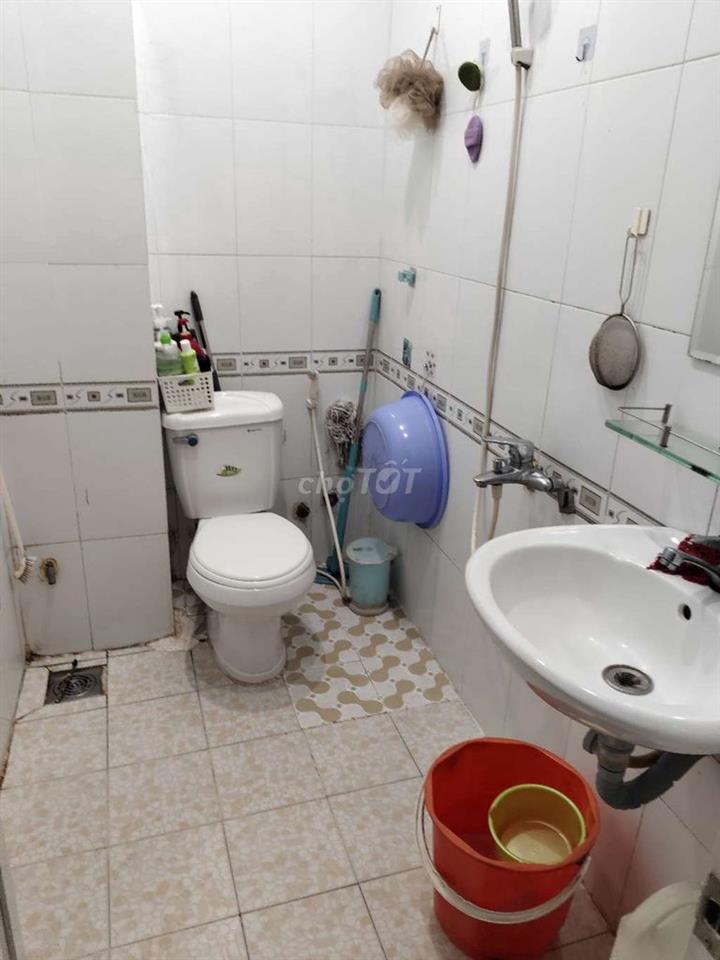 Tìm nữ thuê phòng trọ