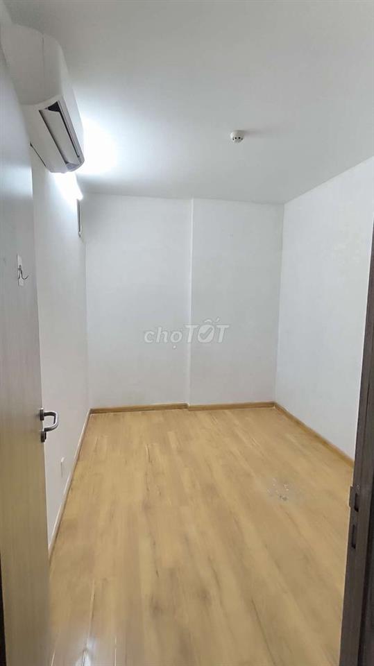cho thuê chung cư view công viên. 2 pn,2 máy lạnh.sạch sẽ ở ngay,
