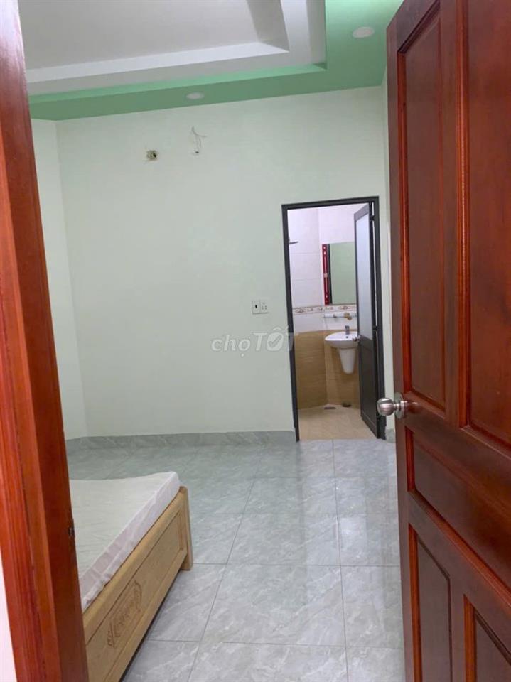 Cho thuê nhà 3 lầu mới đẹp hẻm Nguyễn Ảnh Thủ phường Hiệp Thành Q12