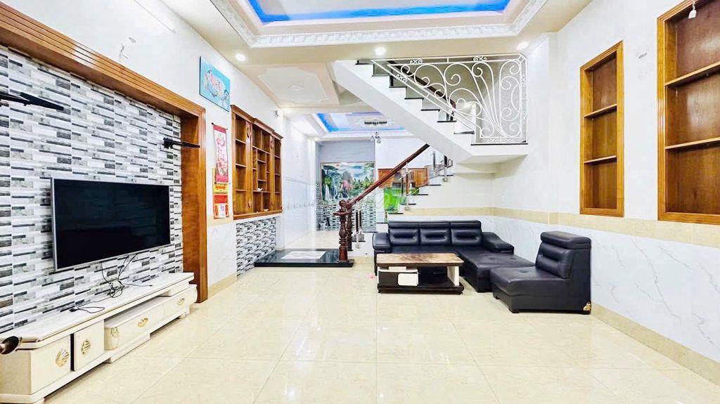 NHÀ 3 LẦU FULL NỘI THẤT HẺM TRẦN THỊ NĂM P. TÂN CHÁNH HIỆP Q12 