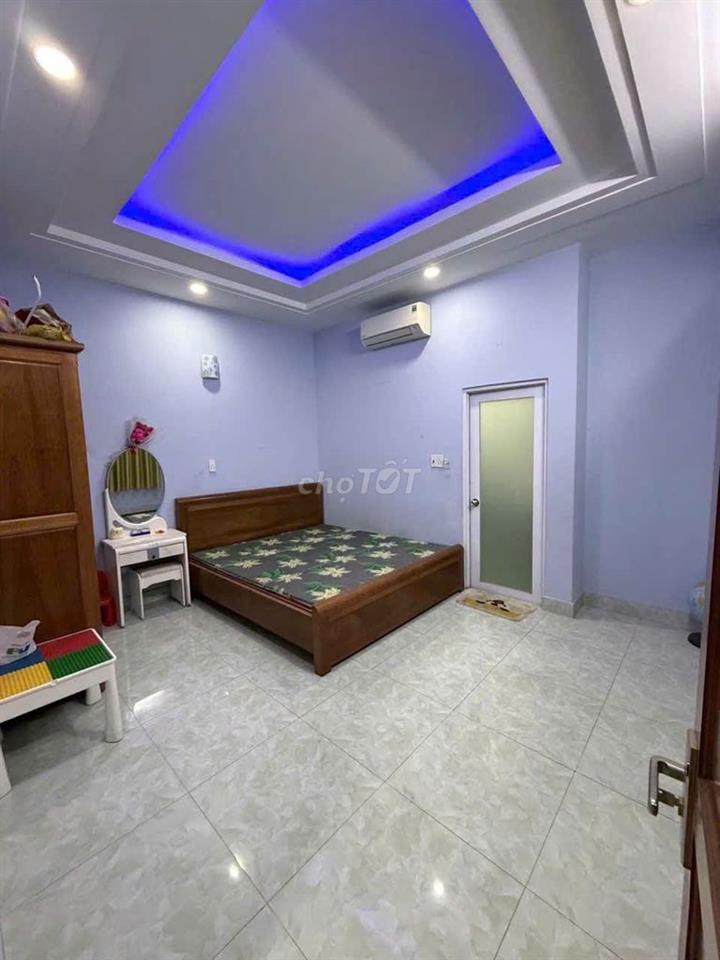 CHO THUÊ NHÀ 3 LẦU MỚI ĐẸP FULL NỘI THẤT HẺM PHƯỜNG TCH QUẬN 12 