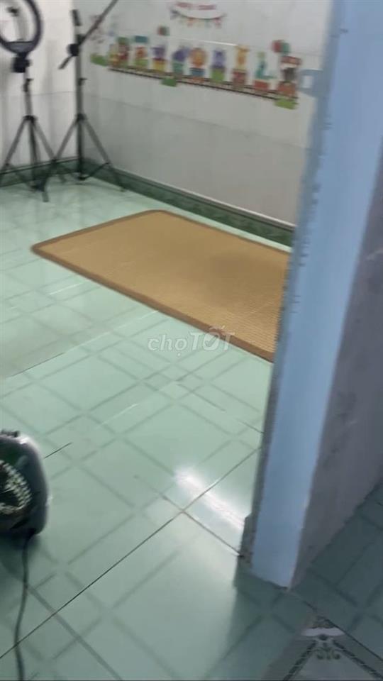 Nhà HXH 4 triệu / tháng 3,8 * 12m gác lở 1 phòng ngủ