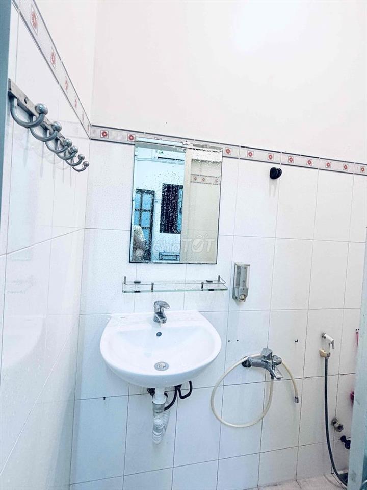 Phòng trọ Nguyễn Đình Chiểu Q3 có cửa sổ - wc riêng khép kín