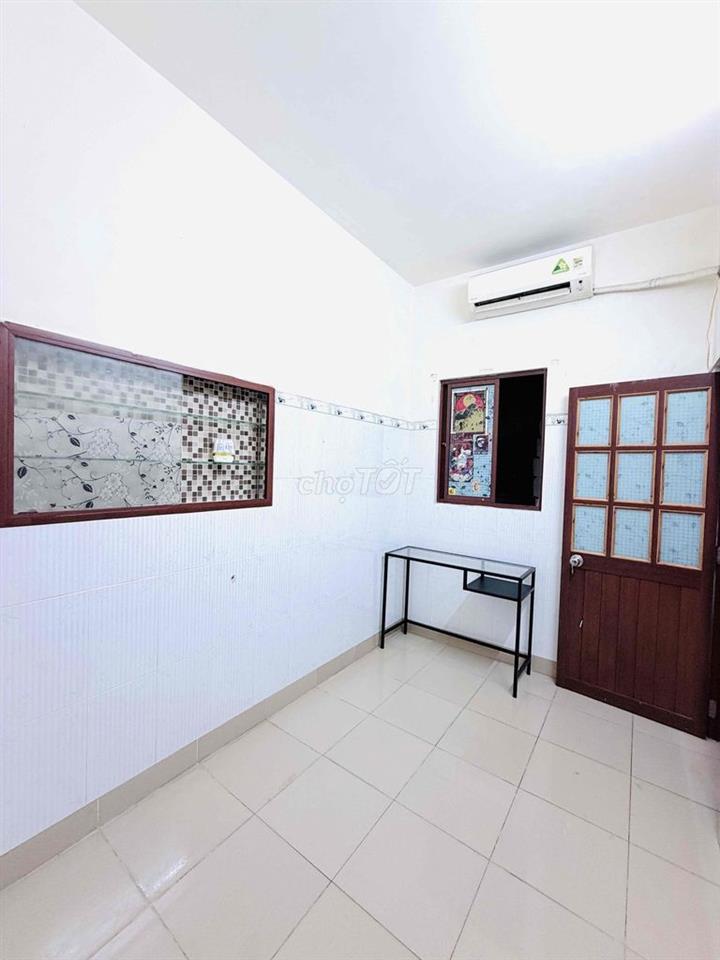 Phòng trọ Nguyễn Đình Chiểu Q3 có cửa sổ - wc riêng khép kín