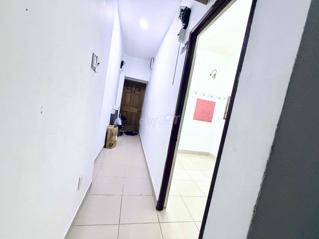 Phòng trọ Nguyễn Đình Chiểu Q3 có cửa sổ - wc riêng khép kín