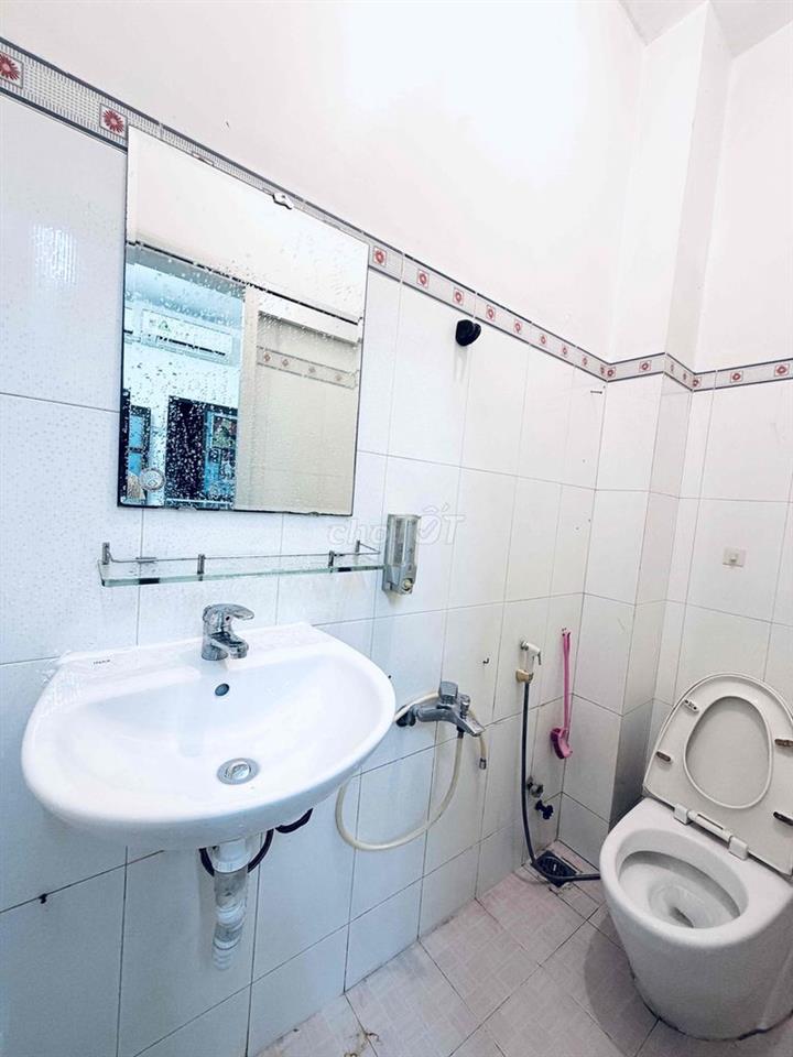 Phòng trọ Nguyễn Đình Chiểu Q3 có cửa sổ - wc riêng khép kín