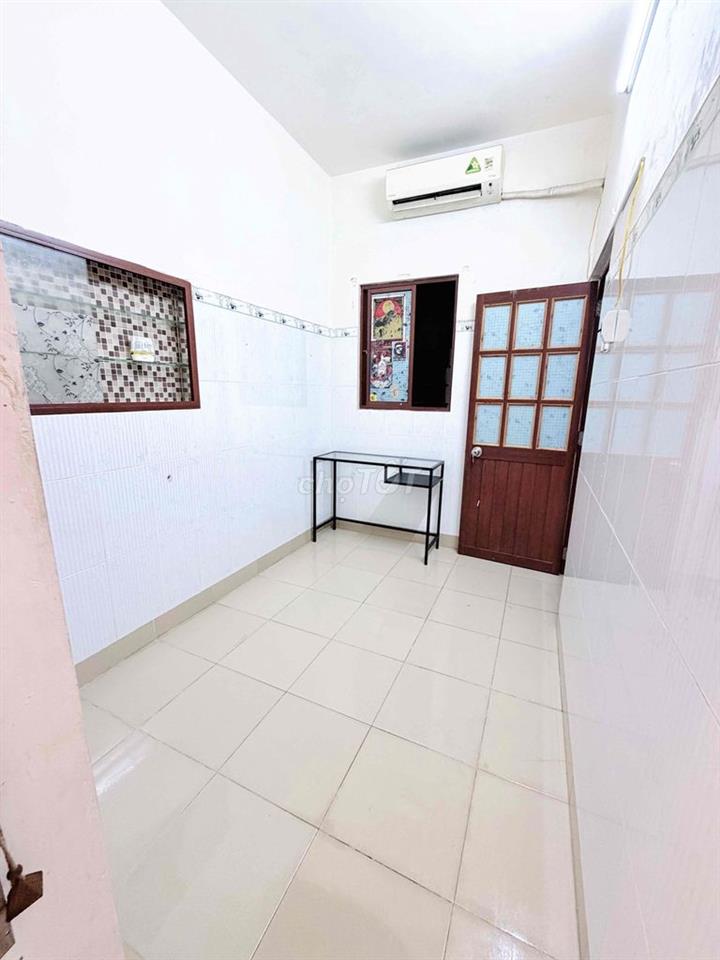 Phòng trọ Nguyễn Đình Chiểu Q3 có cửa sổ - wc riêng khép kín
