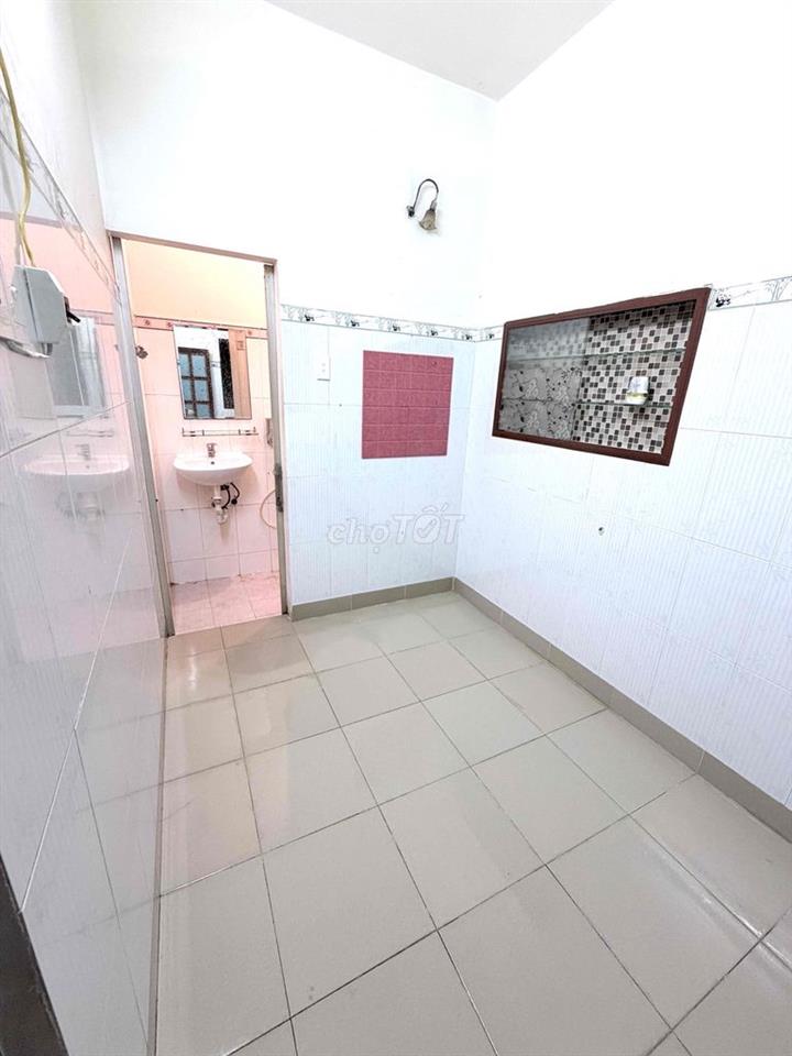 Phòng trọ Nguyễn Đình Chiểu Q3 có cửa sổ - wc riêng khép kín