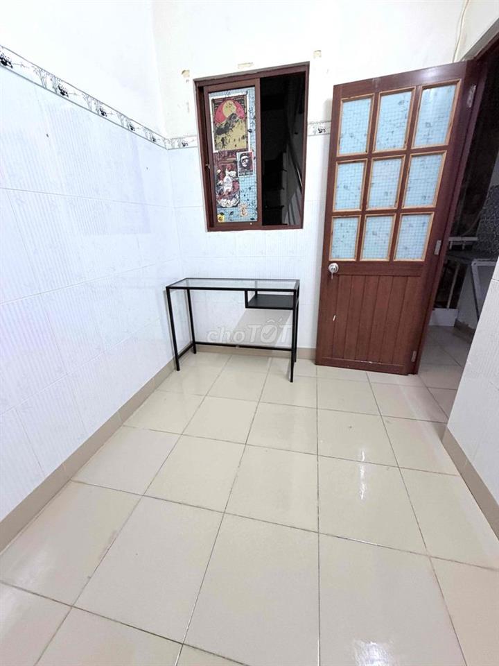 Phòng trọ Nguyễn Đình Chiểu Q3 có cửa sổ - wc riêng khép kín
