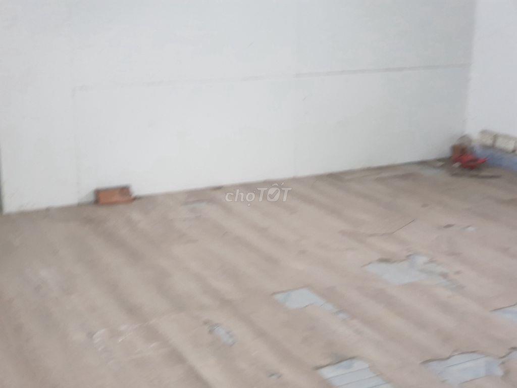 NHÀ TRUNG TÂM QUẬN 5, GIÁP Q1