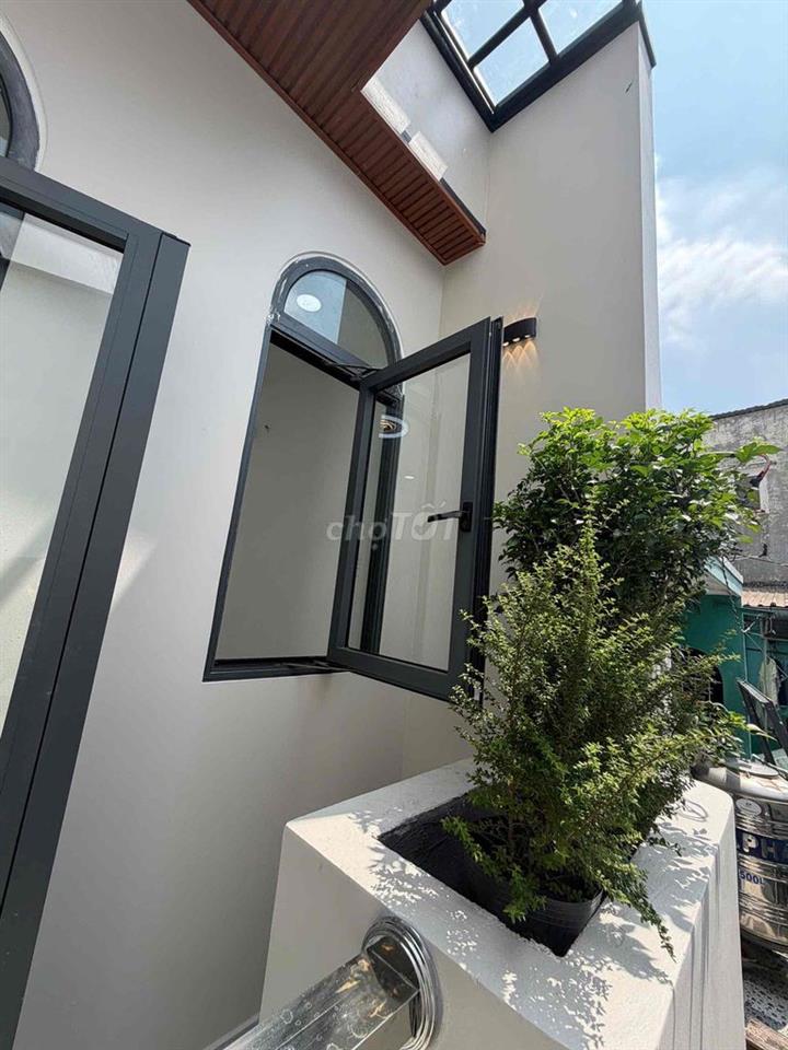 4,04m x 11,5m ( nở hậu 4.12m) 👉Nhà: 1 trệt 1 lầu O🌙9🌿3🍀3🌸3🦋3🌼2🍃2🌪️8☀️3