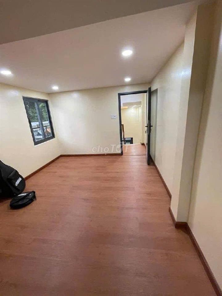 Nhà Sát Đầm Sen 🔥Chủ Gấp Bán Giá Rẻ-💥 Nhỉnh 3 Tỷ - DTSD 92m2