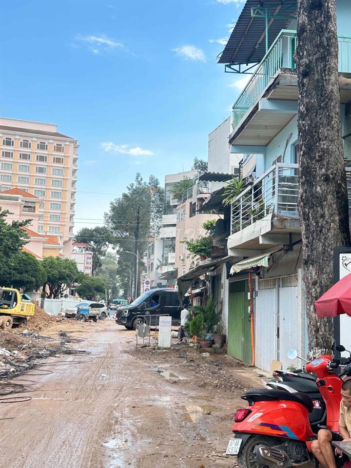 Nhà mặt tiền đối diện công viên số 1 Lý thái tổ gần mặt tiền hùng vươn
