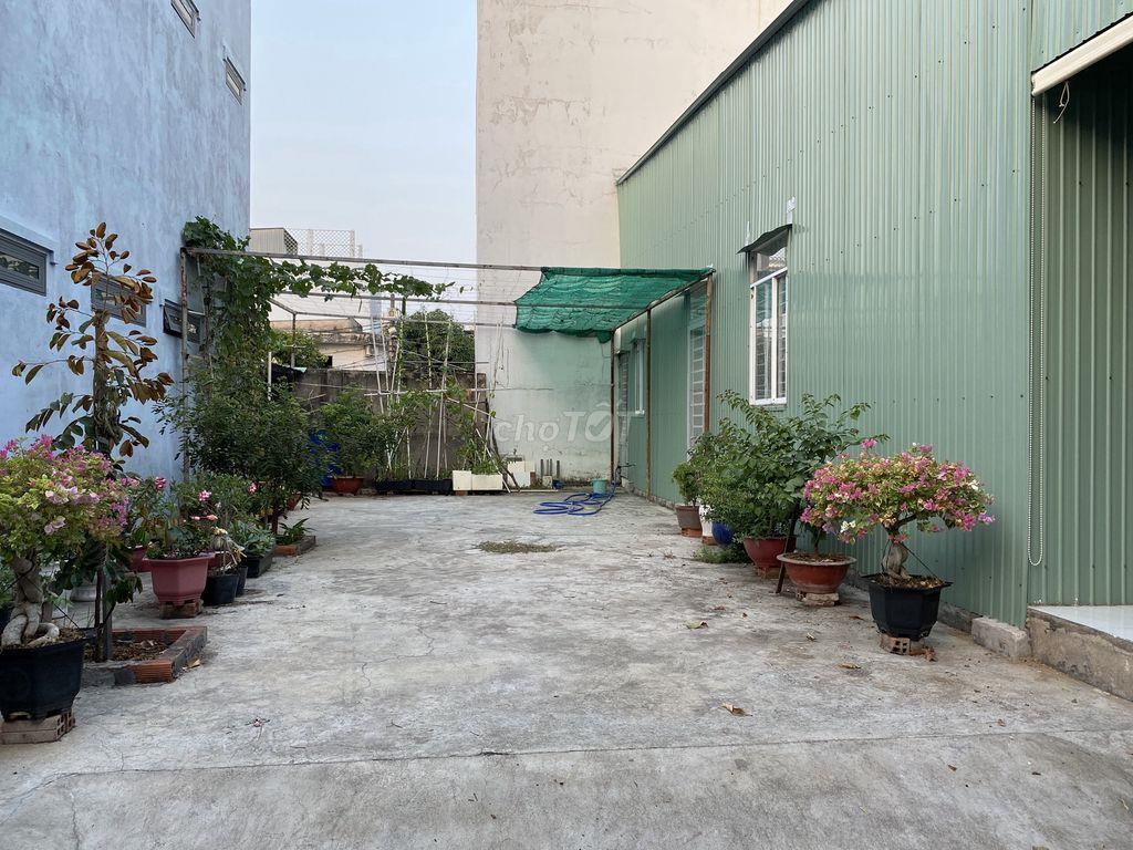 Cho thuê sân 60m2, gần cầu Phước Long
