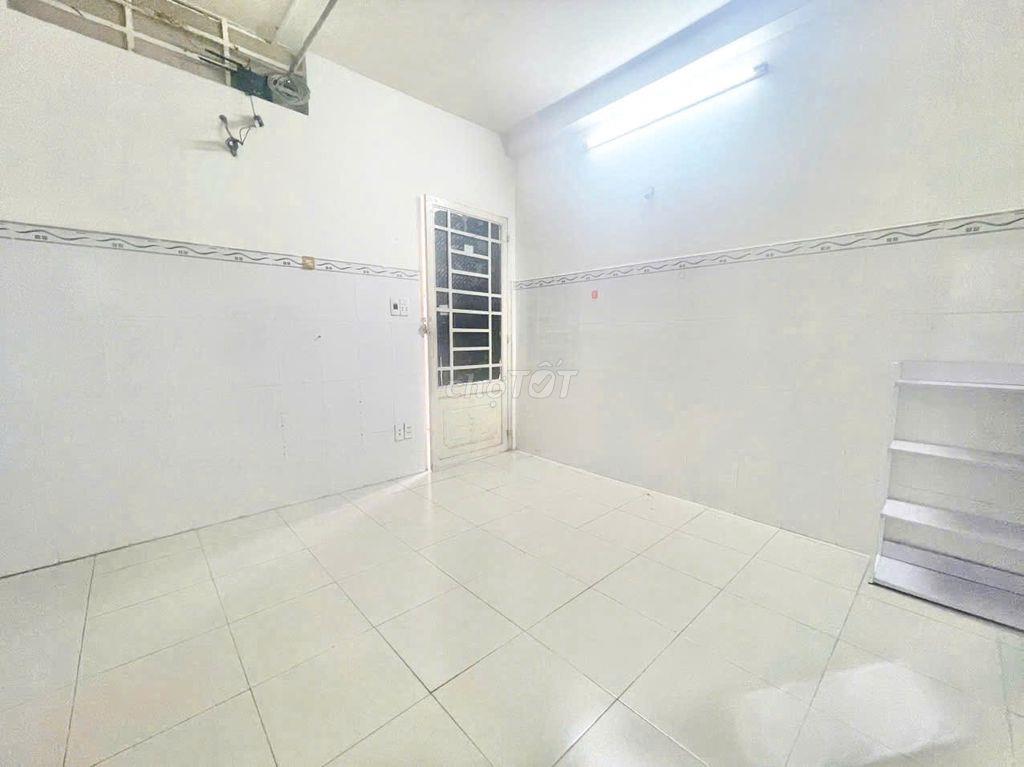 CHO THUÊ PHÒNG TRỌ TẠI NGUYỄN THỊ THẬP GẦN TRƯƠNG DH UFM