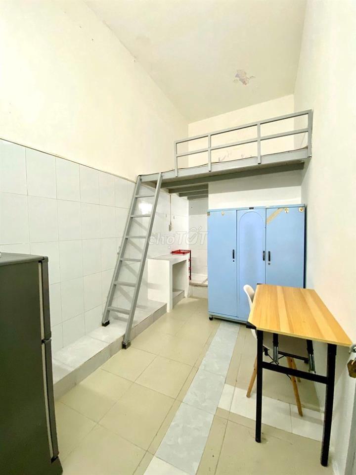 CHO THUÊ PHÒNG TẠI ĐƯỜNG LÂM VĂN BỀN PHÒNG CÓ GÁC GẦN TRƯỜNG UFM