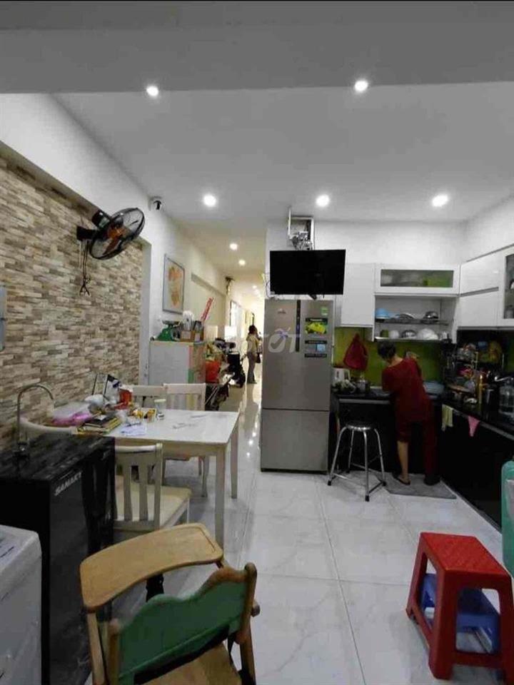 MẶT TIỀN DIỆN TÍCH KHỦNG 84 M2- 4 x22 - 6 PN - SÁT CHỢ BÀ HOA - KHU BÀ