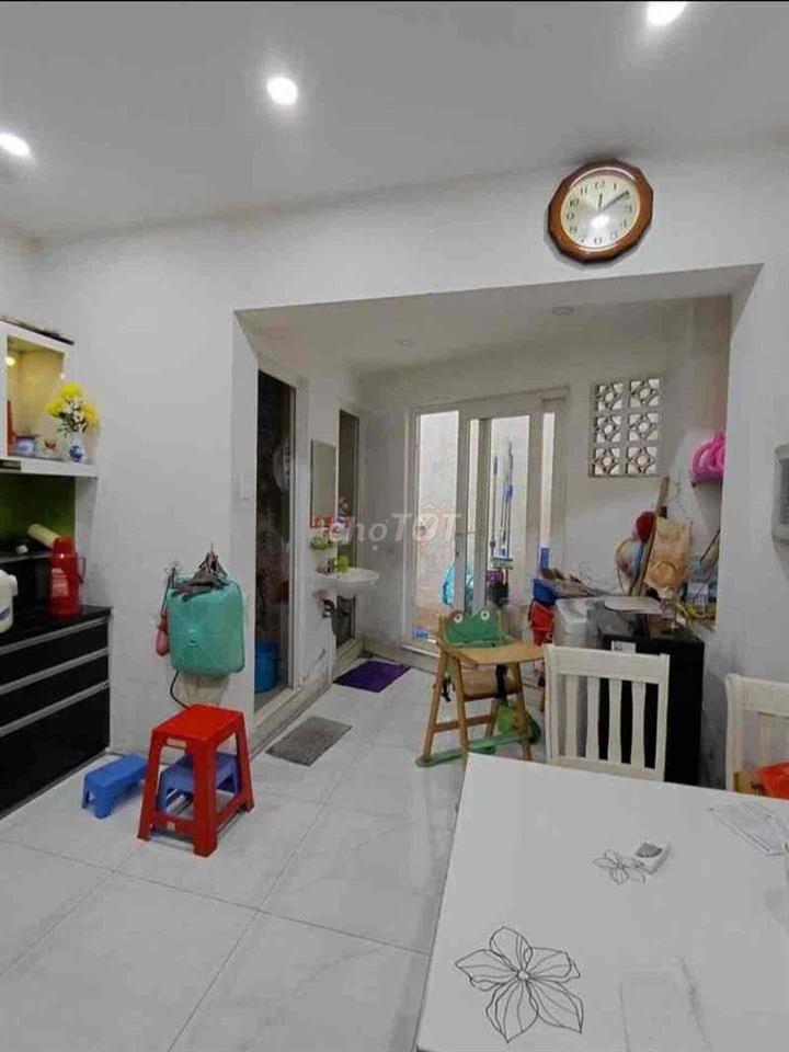 MẶT TIỀN DIỆN TÍCH KHỦNG 84 M2- 4 x22 - 6 PN - SÁT CHỢ BÀ HOA - KHU BÀ
