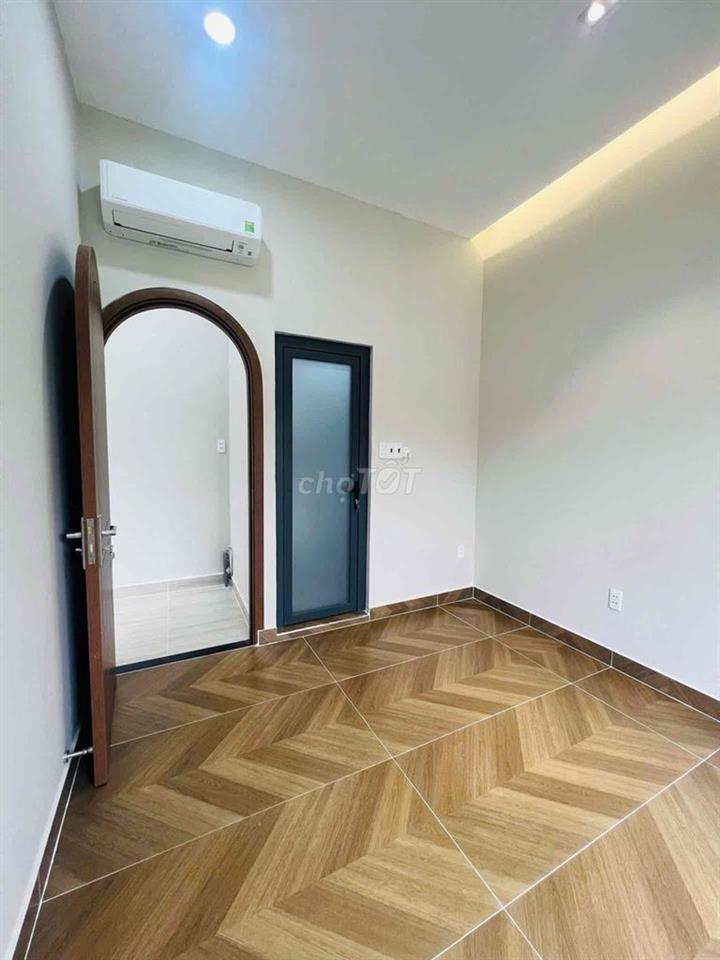 CHỈ 6 TỈ - SỞ HỮU NHÀ 3 PN - 4,3 x10 - GIÁP qQUẬN 10 - KHU LỮ GIA TÂN