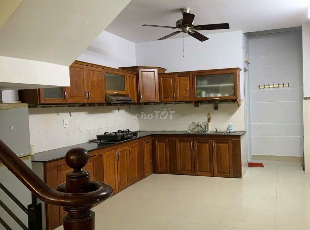 Cho thuê nhà 4 phòng ngủ – Quận Tân Bình