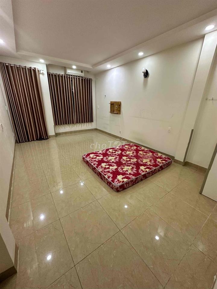 Cho thuê 2 phòng, nội thất cơ bản