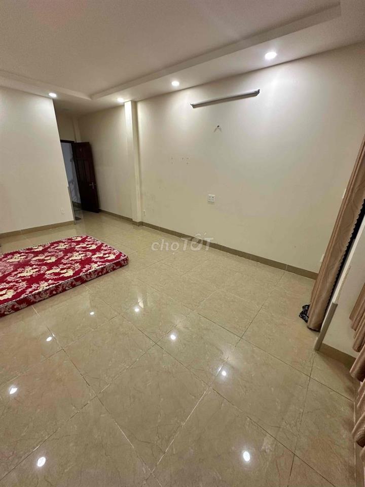 Cho thuê 2 phòng, nội thất cơ bản