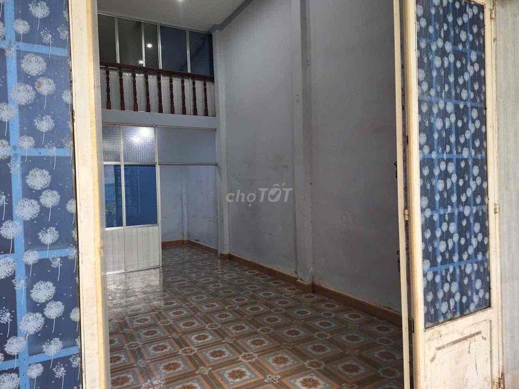 cần bán nhà cấp 4. 77m thổ cư. hẻm xe hơi