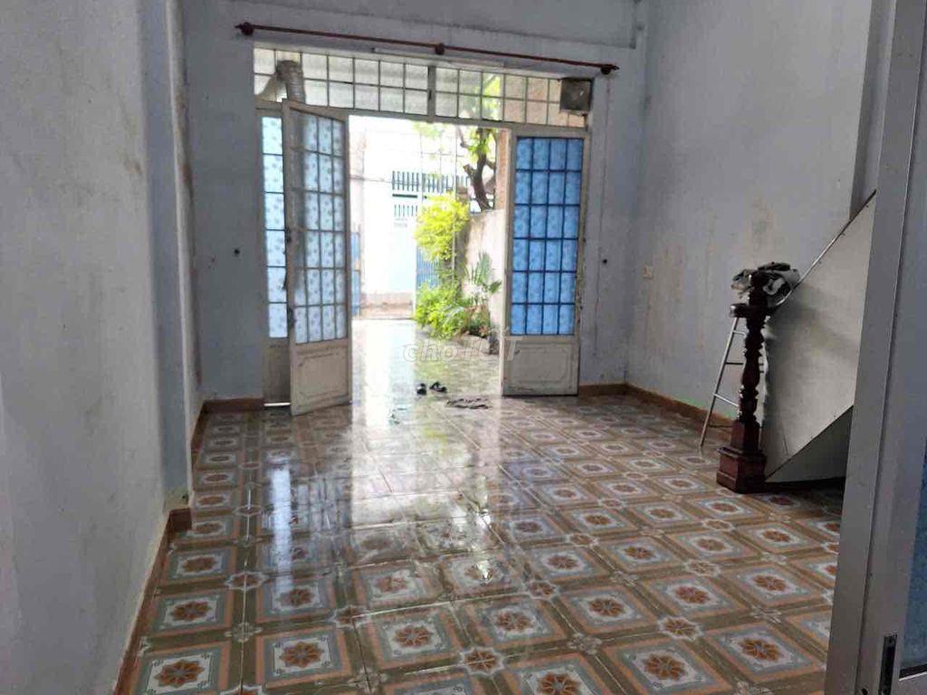 cần bán nhà cấp 4. 77m thổ cư. hẻm xe hơi