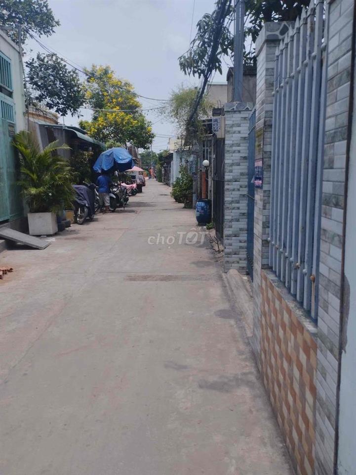 cần bán nhà cấp 4. 77m thổ cư. hẻm xe hơi