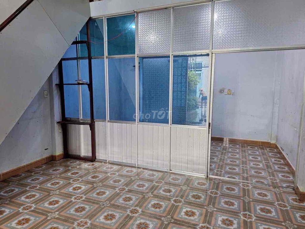 cần bán nhà cấp 4. 77m thổ cư. hẻm xe hơi