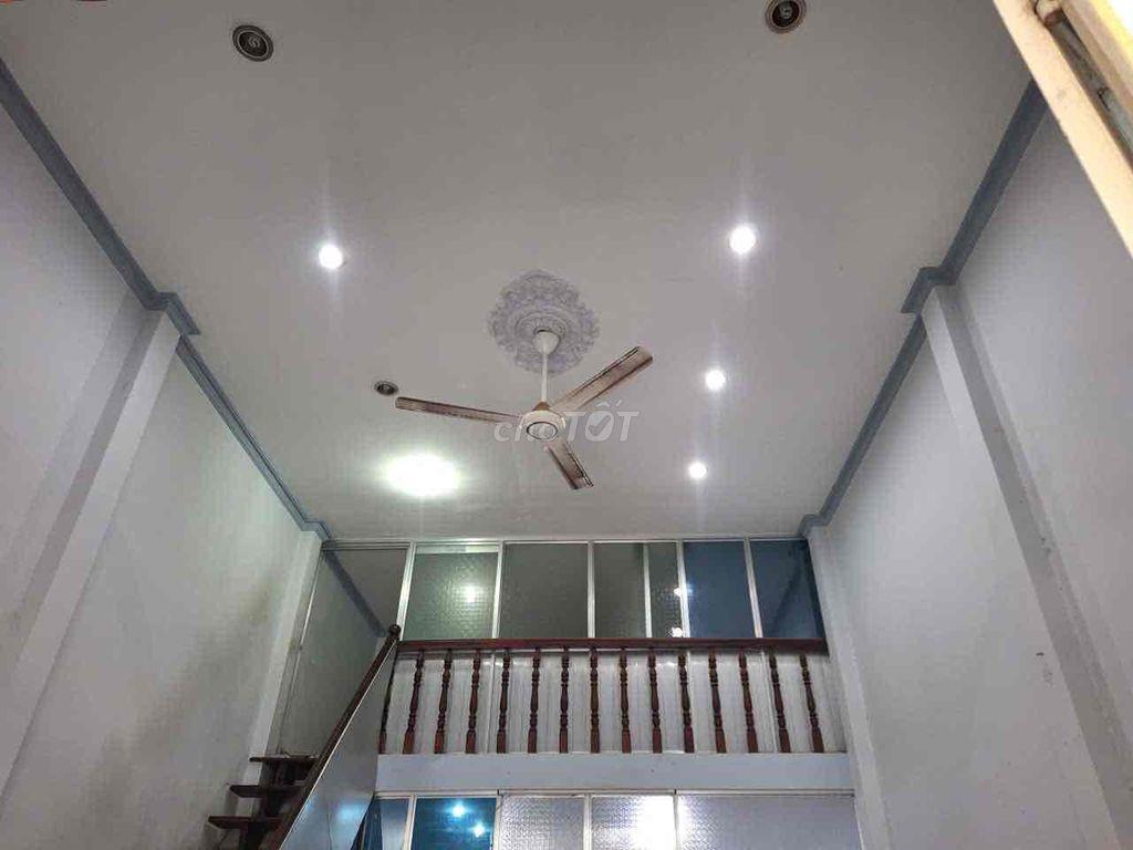cần bán nhà cấp 4. 77m thổ cư. hẻm xe hơi
