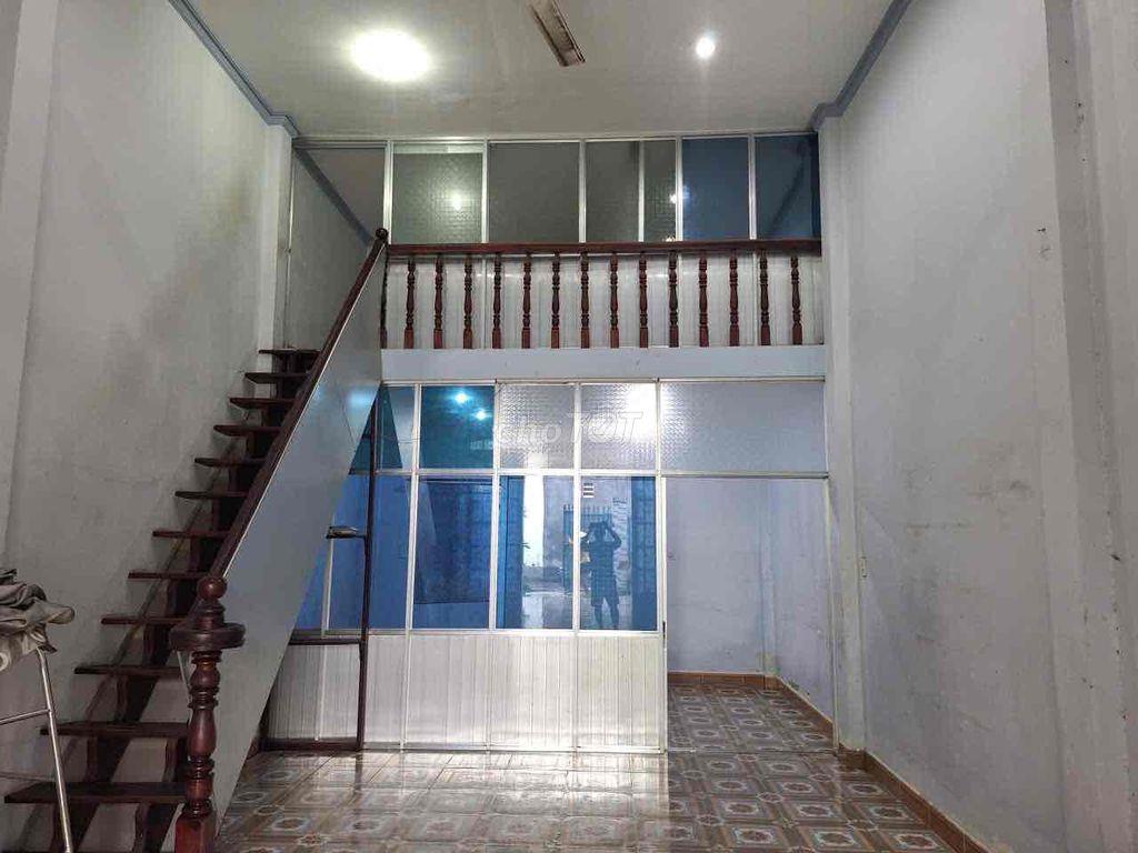 cần bán nhà cấp 4. 77m thổ cư. hẻm xe hơi