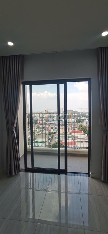 Cho thuê GẤP 2PN 5.5tr cụm Bcosn City