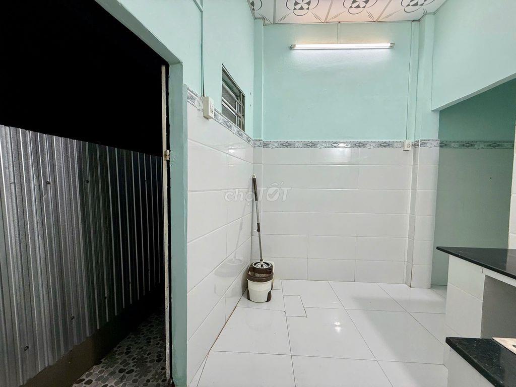 Bán nhà cấp 4 sổ riêng ngay trường Trịnh Hoài Đức