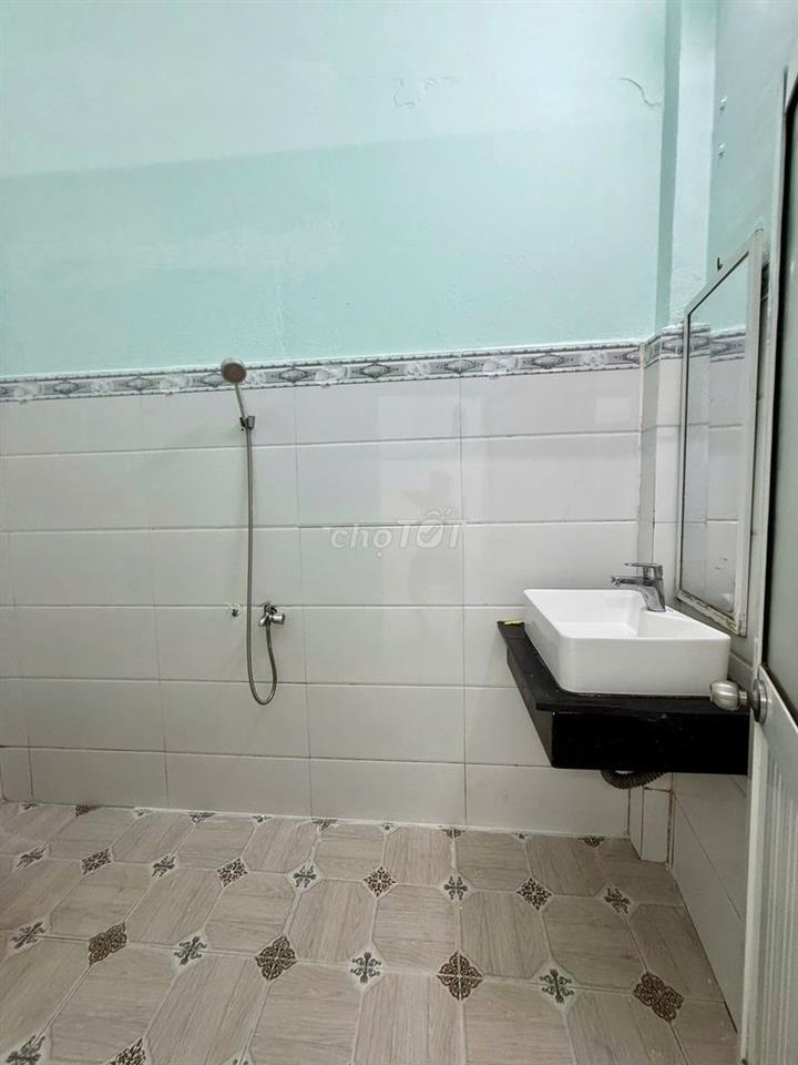Bán nhà cấp 4 sổ riêng ngay trường Trịnh Hoài Đức