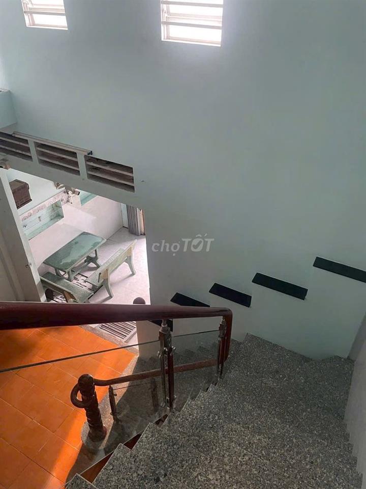 Cho thuê nhà hẻm 453 Lê Hồng Phong