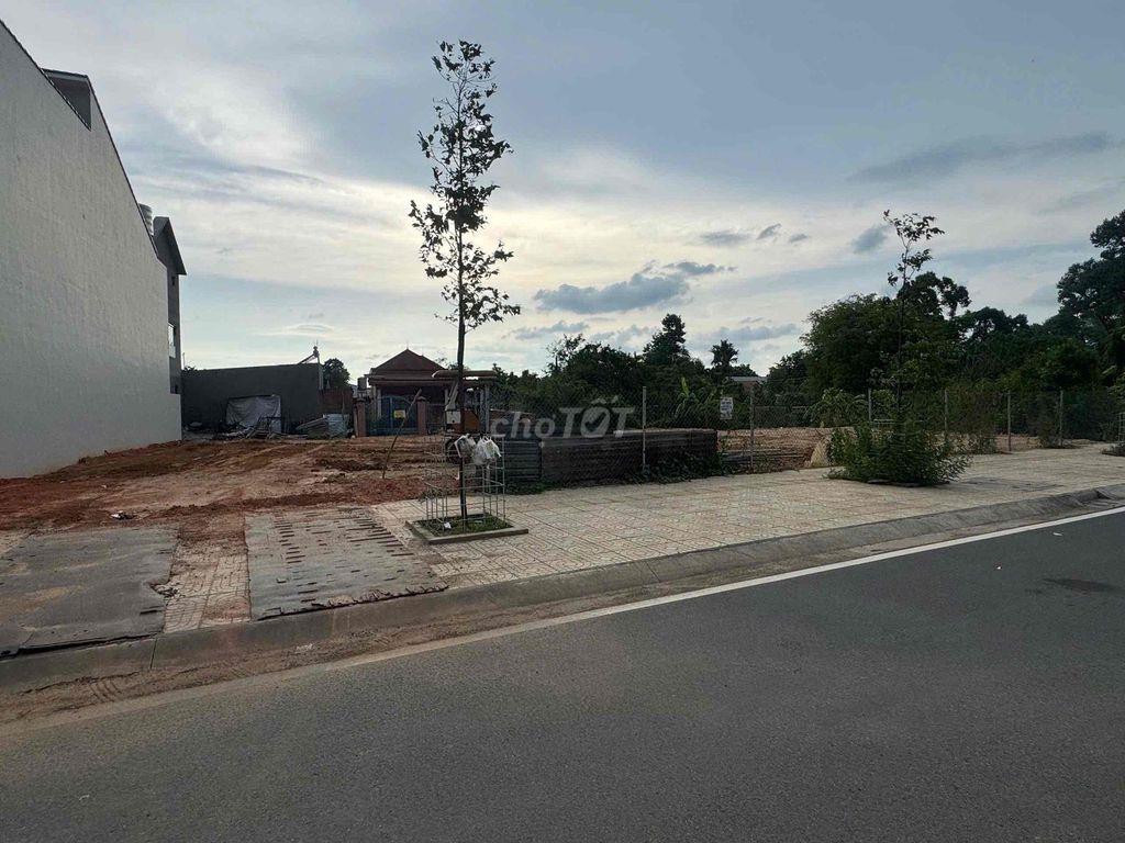Cho thuê mặt bằng xưởng, kinh doanh hơn 800m2