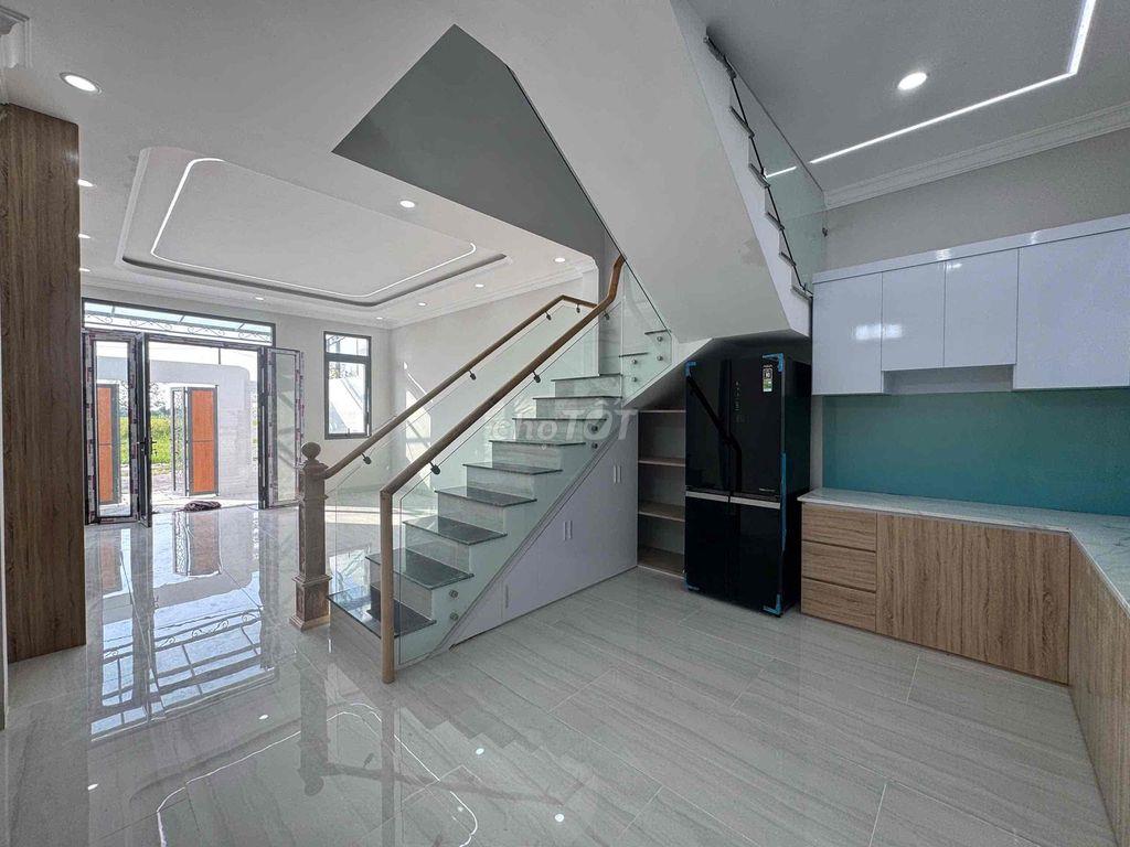 Bán Nhà Mới Xây Phong Cách Hiện Đại