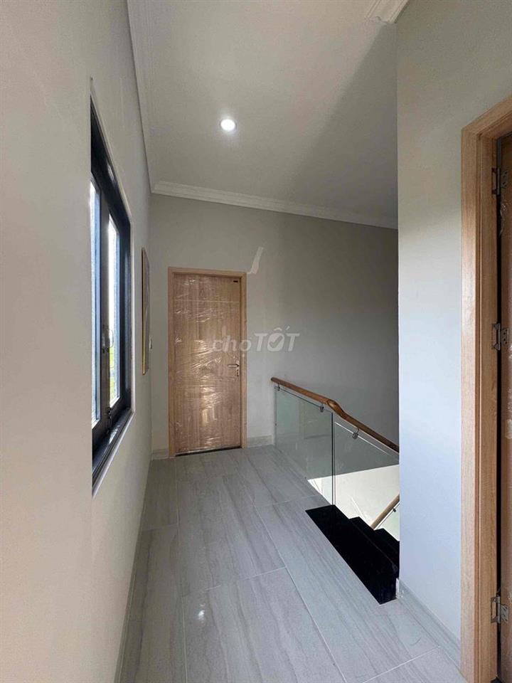 Bán Nhà Mới Xây Phong Cách Hiện Đại