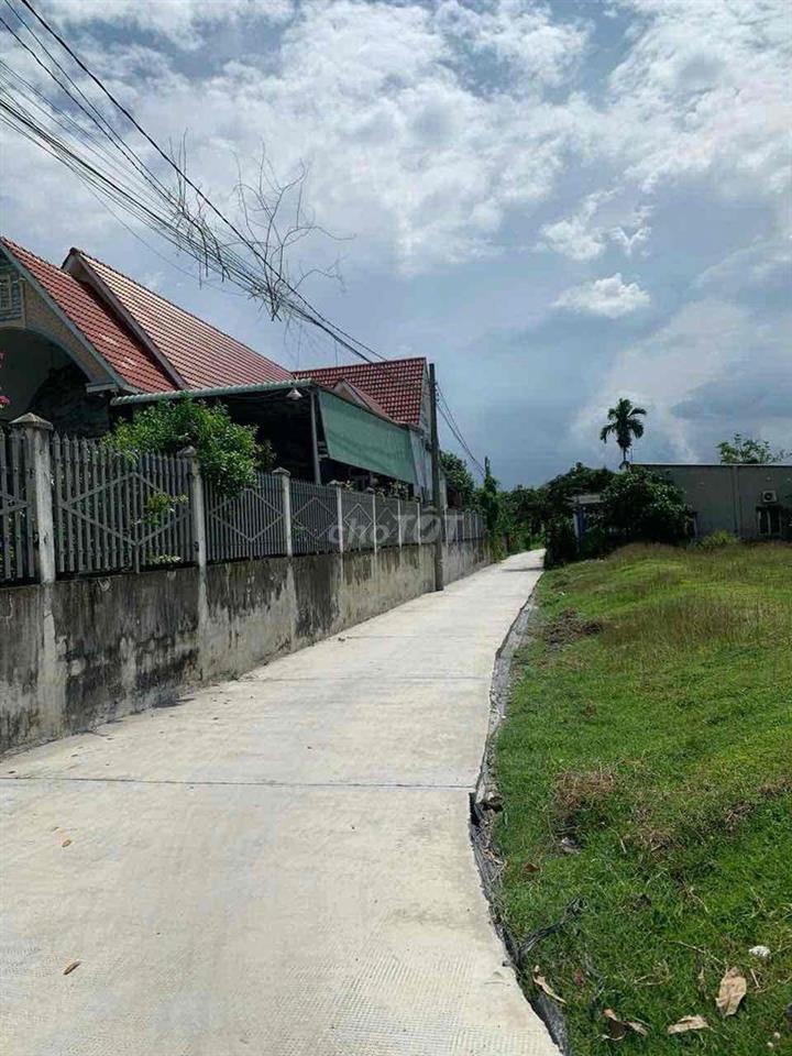 Nhà vườn góc 2 mặt tiền 600m2