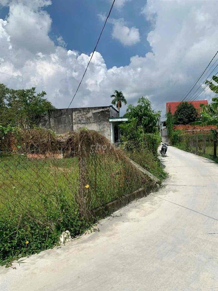 Nhà vườn góc 2 mặt tiền 600m2