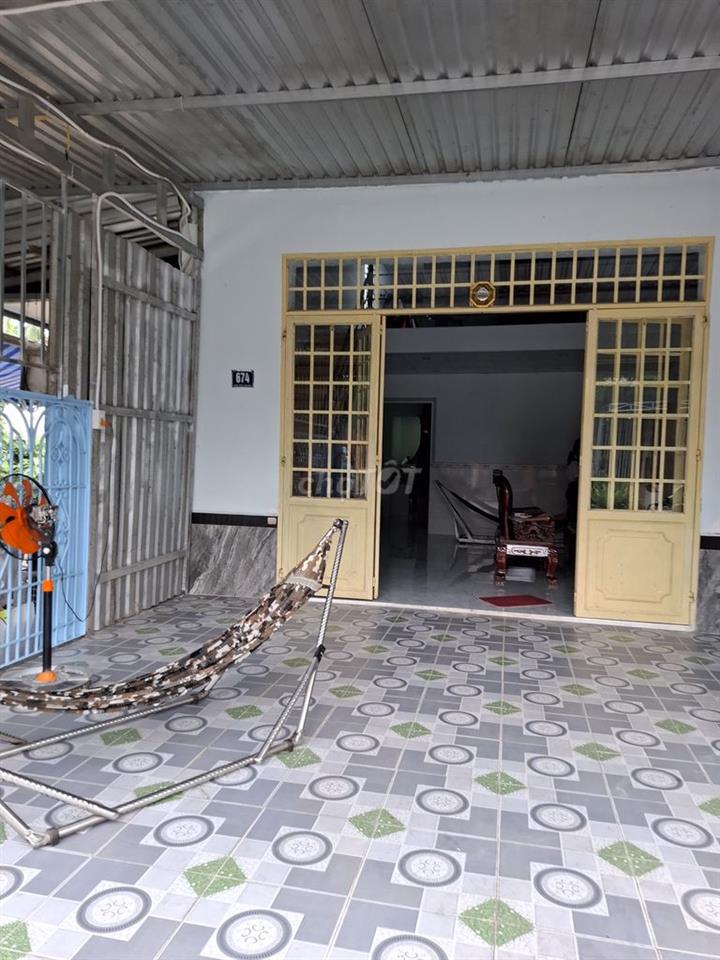 Cho thuê nhà cấp 4 có gác lửng 